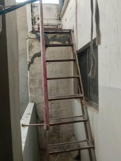 Zeena Seerhi Ladder iron