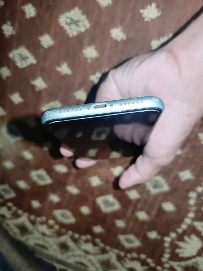 Apple iPhone 11 2