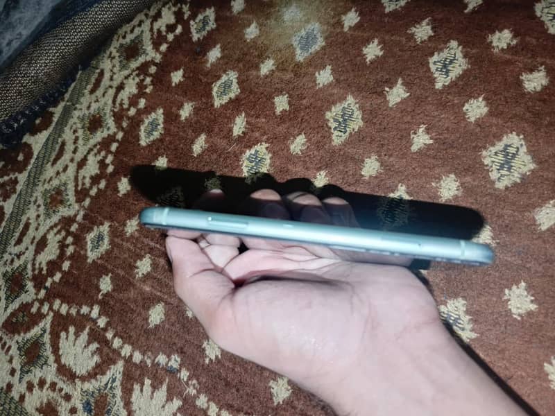 Apple iPhone 11 3