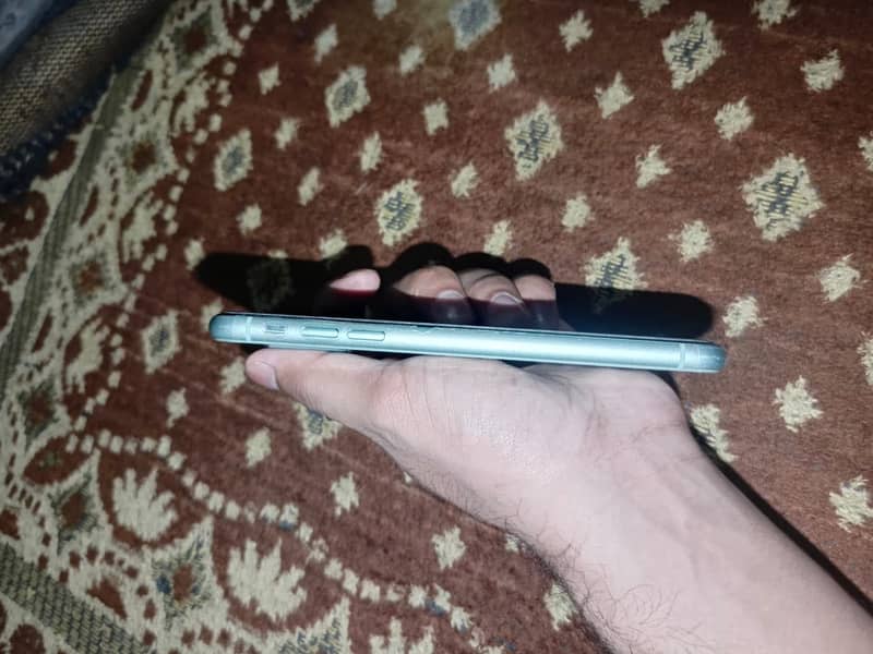 Apple iPhone 11 6