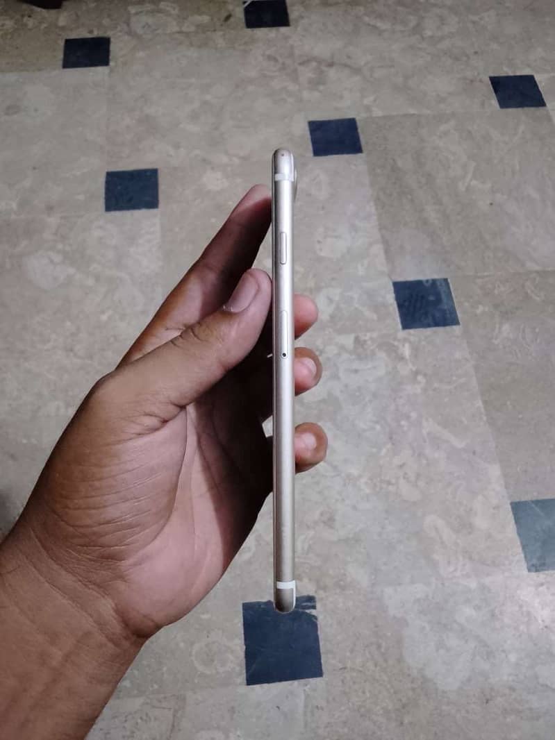 Apple iPhone 7 Plus 3