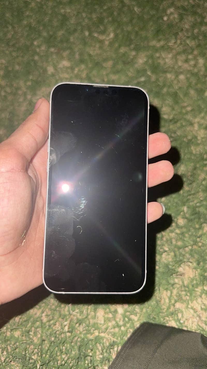 Apple iPhone 13 6