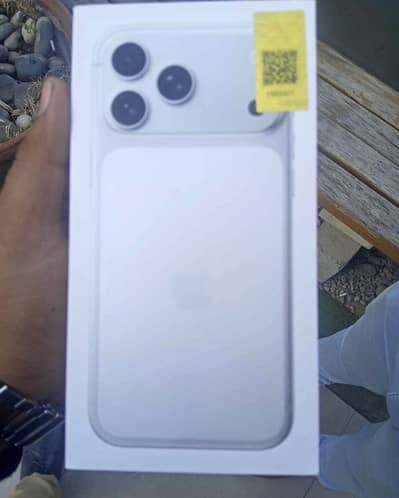 Apple iPhone 17 Pro Max box pack challange price