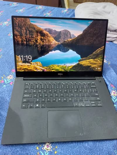 Dell Precision 5520 i7 7th Gen | 8GB DDR4 | 256GB SSD | FHD 4K