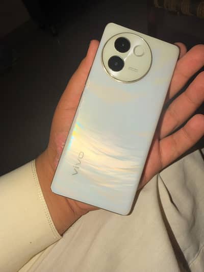 Vivo V30e