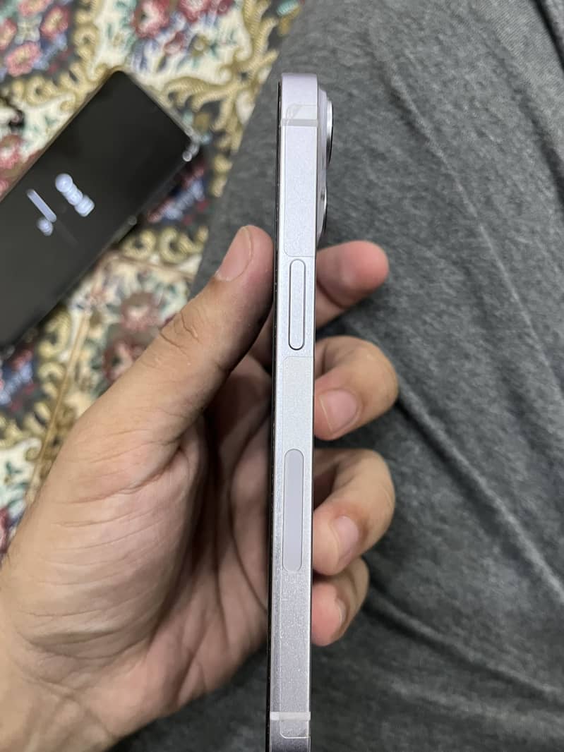 Apple iPhone 14 3