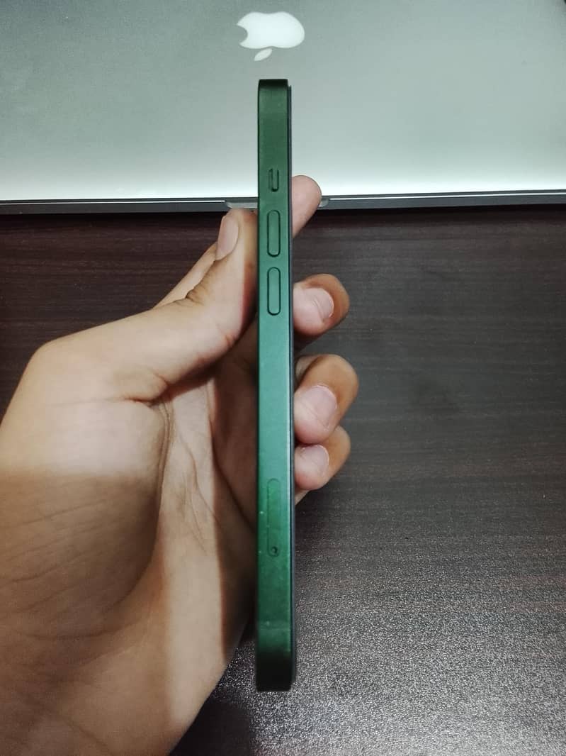 Apple iPhone 13 3
