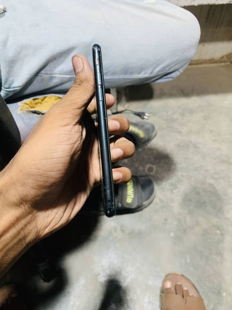 Apple iPhone 7 2