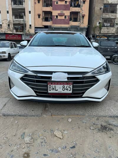 Hyundai Elantra 2022