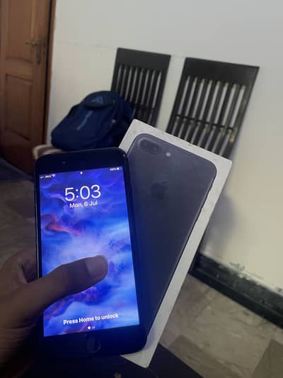 Iphone 7 plus pta with orignal box finger working
