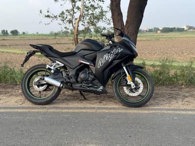 heavy bike :250cc  urgent sale sports bike 1st owner All documents cle
