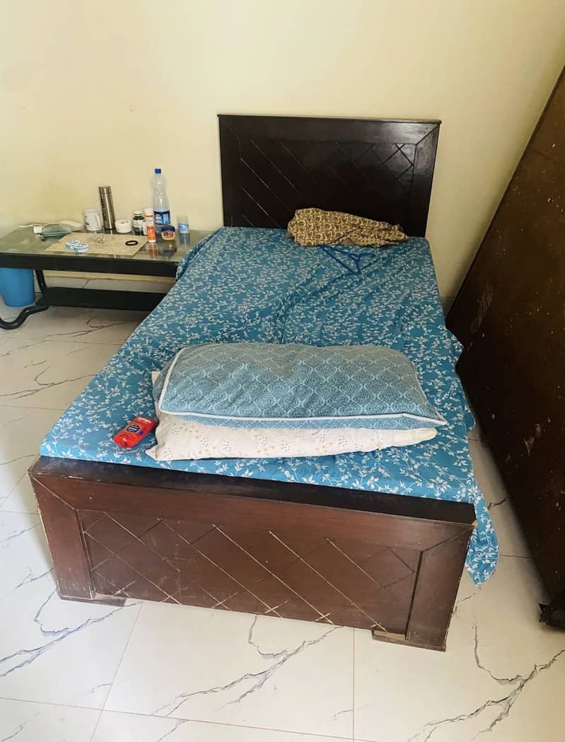 Single bed 0