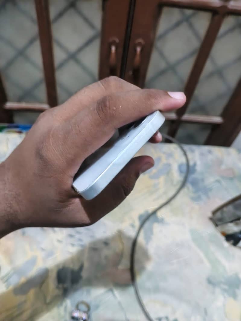 Apple iPhone 12 1
