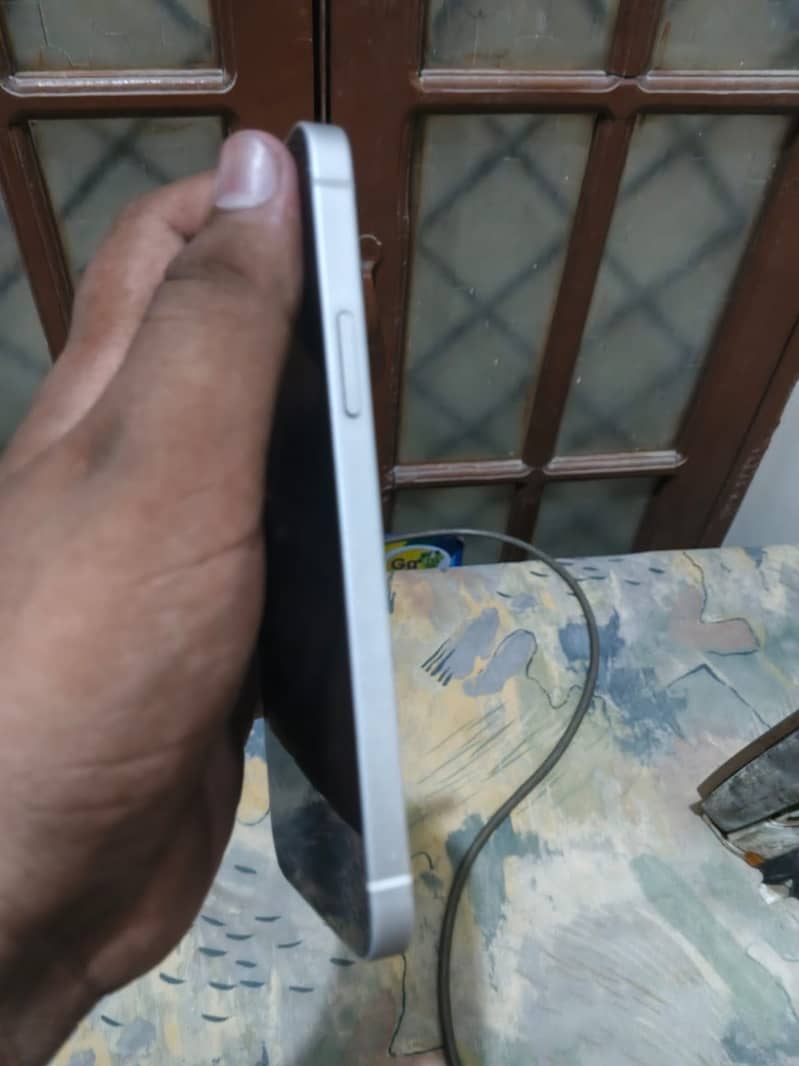 Apple iPhone 12 3