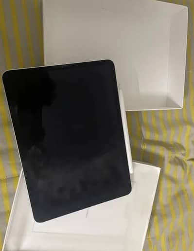 iPad Pro M1 3rd Generation 256GB Apple Pencil Case Full Box