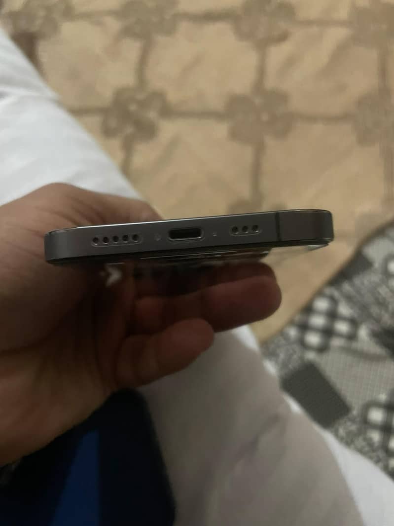 iphone 12 pro 4