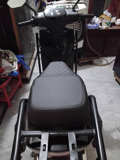 scoti 2026 modle 10/10 condition eveon company 1200 w bettery