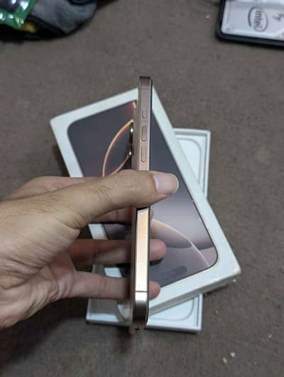 Apple iPhone 16 Pro Max