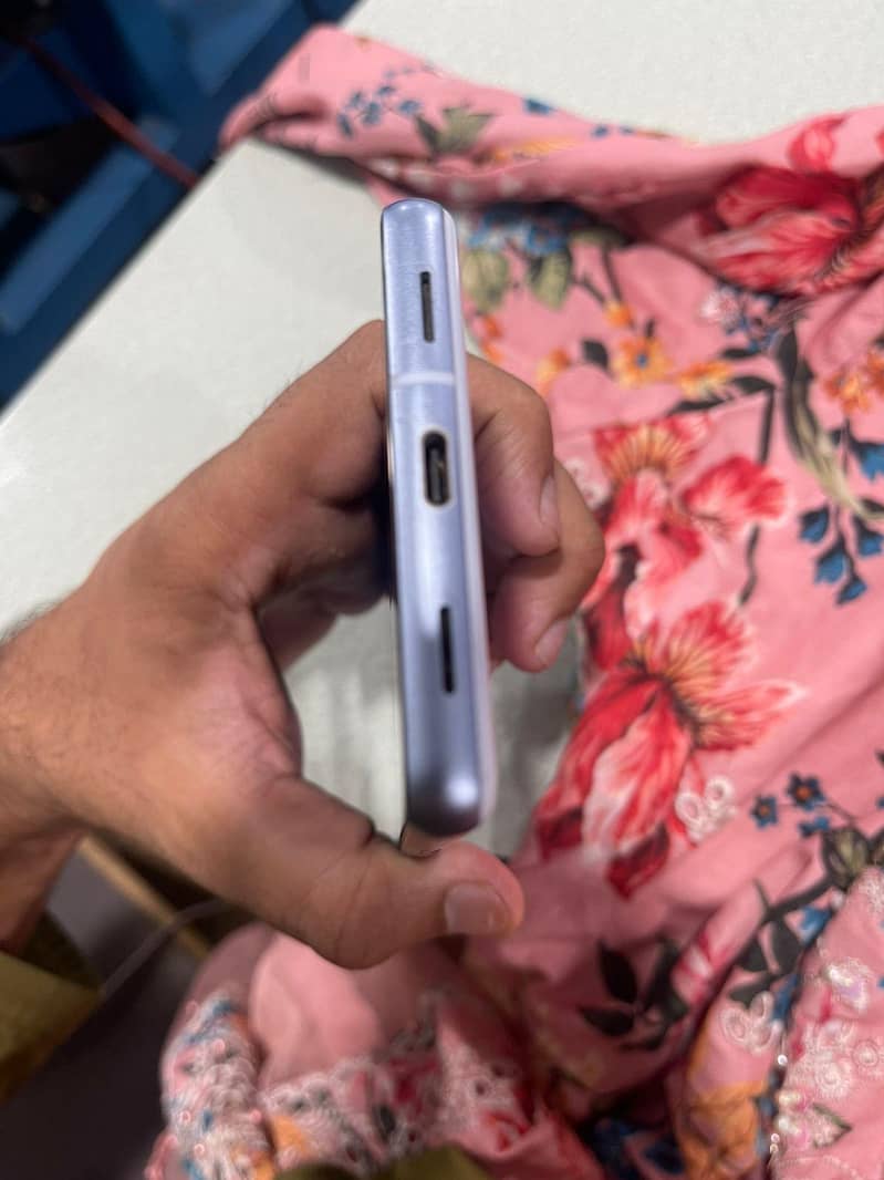 Google Pixel 7a 3