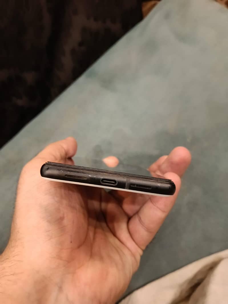 Google Pixel 6 4