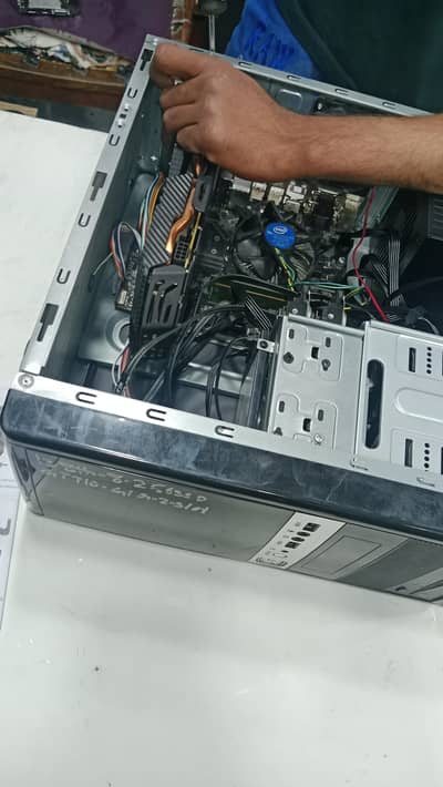 Gaming PC i5 8th generation Rx 580 8 gb VRAM