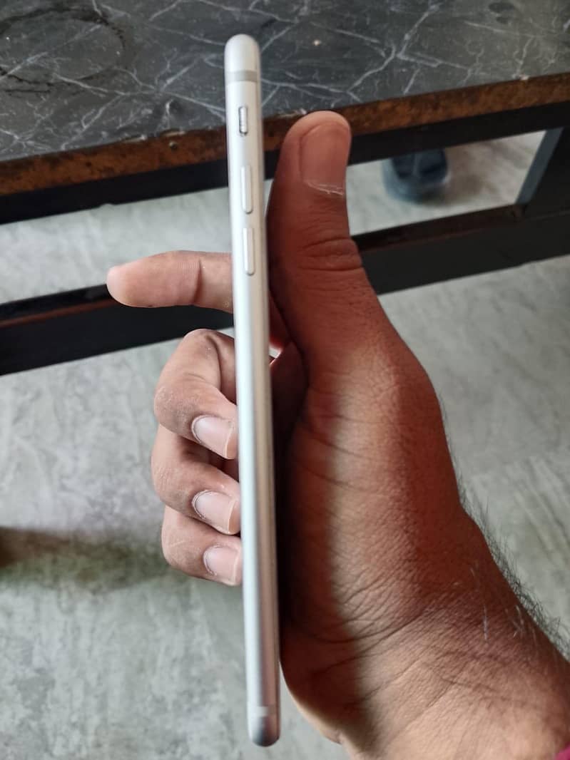 Apple iPhone 7 Plus 4