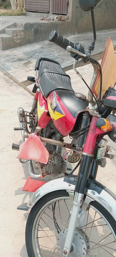Honda 70 2006 Model 0344*86*63=212 Whatsapp