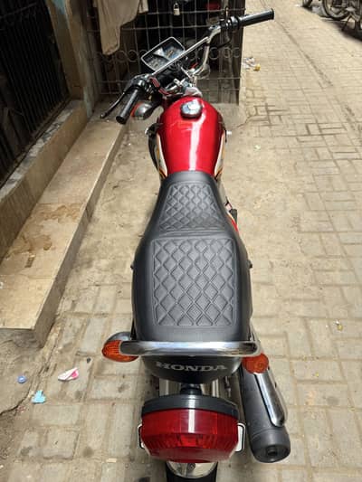 Honda cg 125 red colour