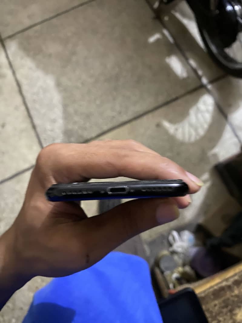 Apple iPhone 7 3
