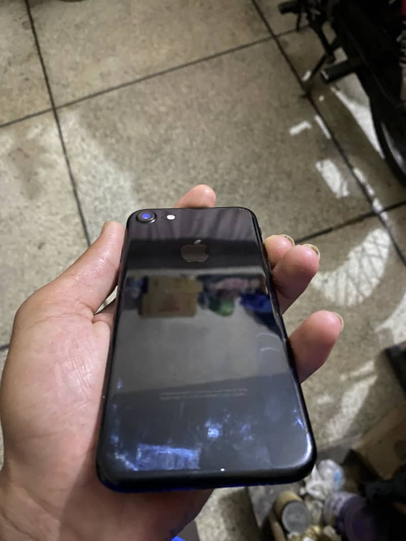 Apple iPhone 7 5