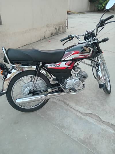 Honda cd 70 black