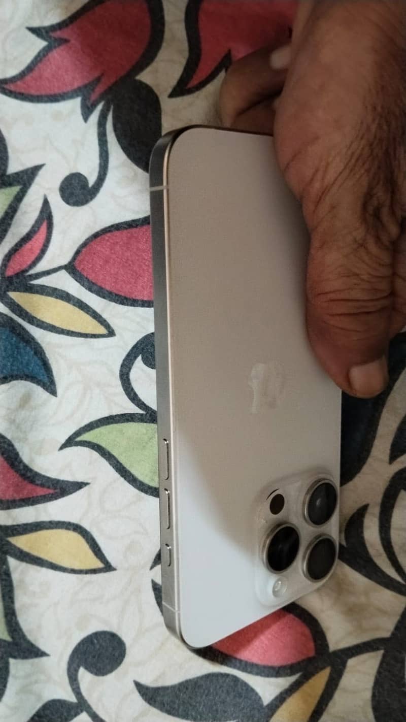 Apple iPhone 15 0