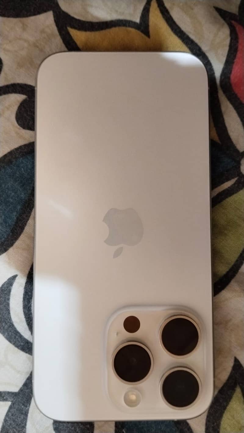 Apple iPhone 15 2