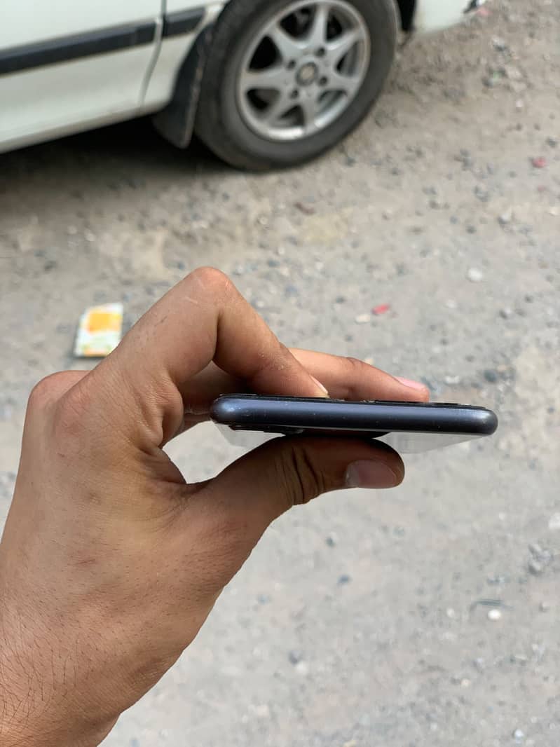 Apple iPhone 8 Plus 4