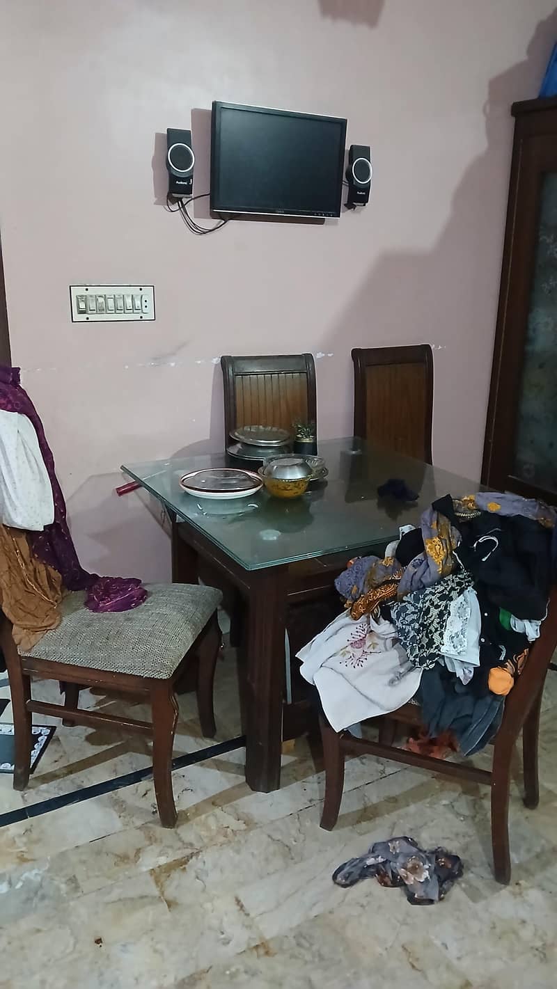 Dining Table 0