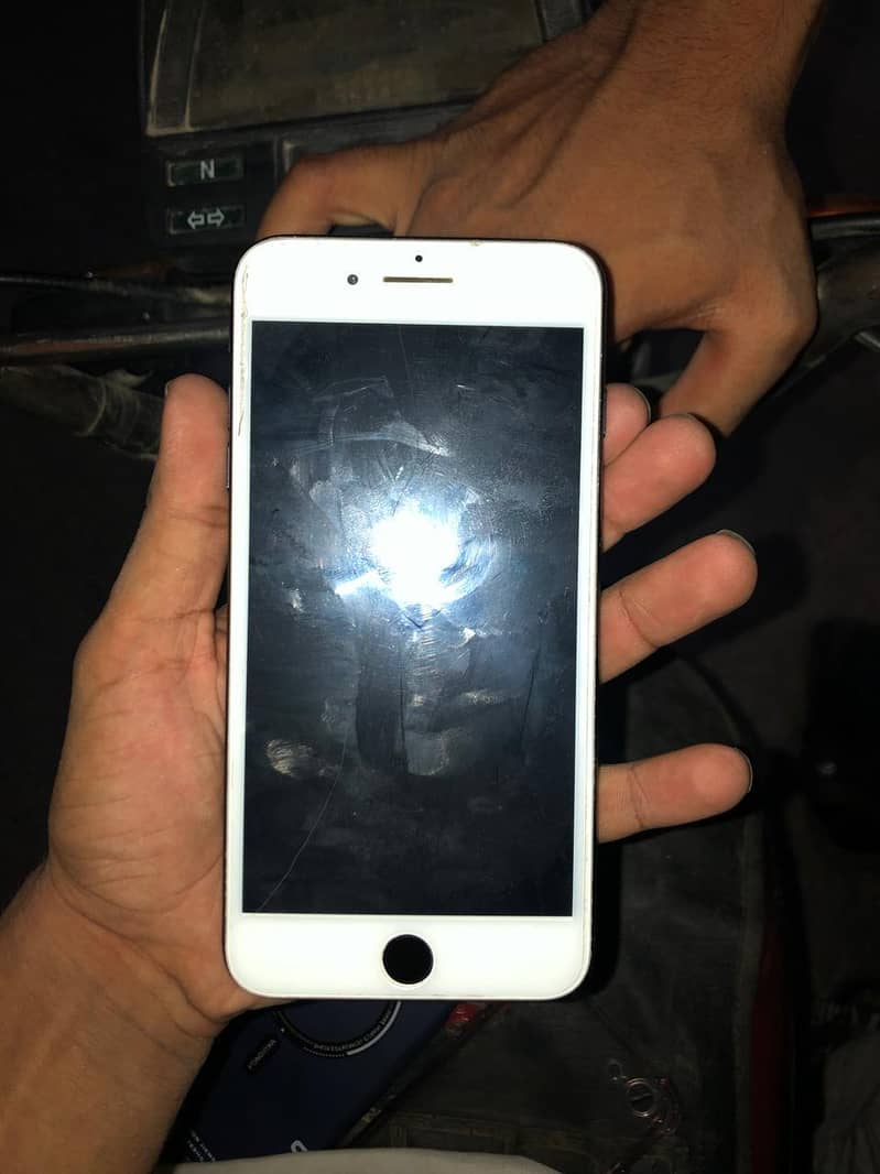 Apple iPhone 7 Plus 2