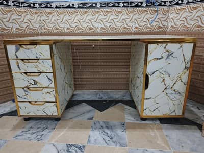 COMPUTER TABLE FOR SALE