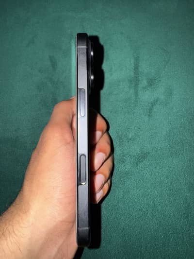 Apple iPhone 16 Pro JV in warranty
