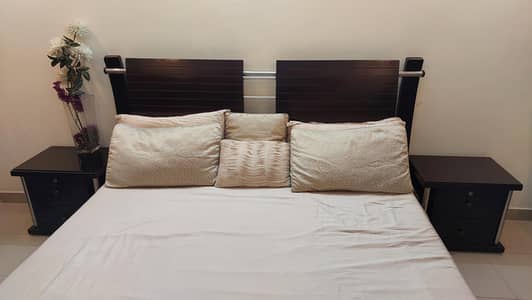 king size Bed , side tables and dressing table for sale