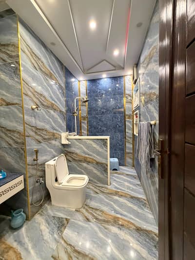 1 kanal 1.5 story vvip owner build house for sale