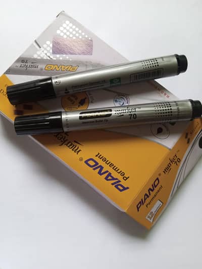 Piano Permanent Marker 70 – Original | Refillable | Black