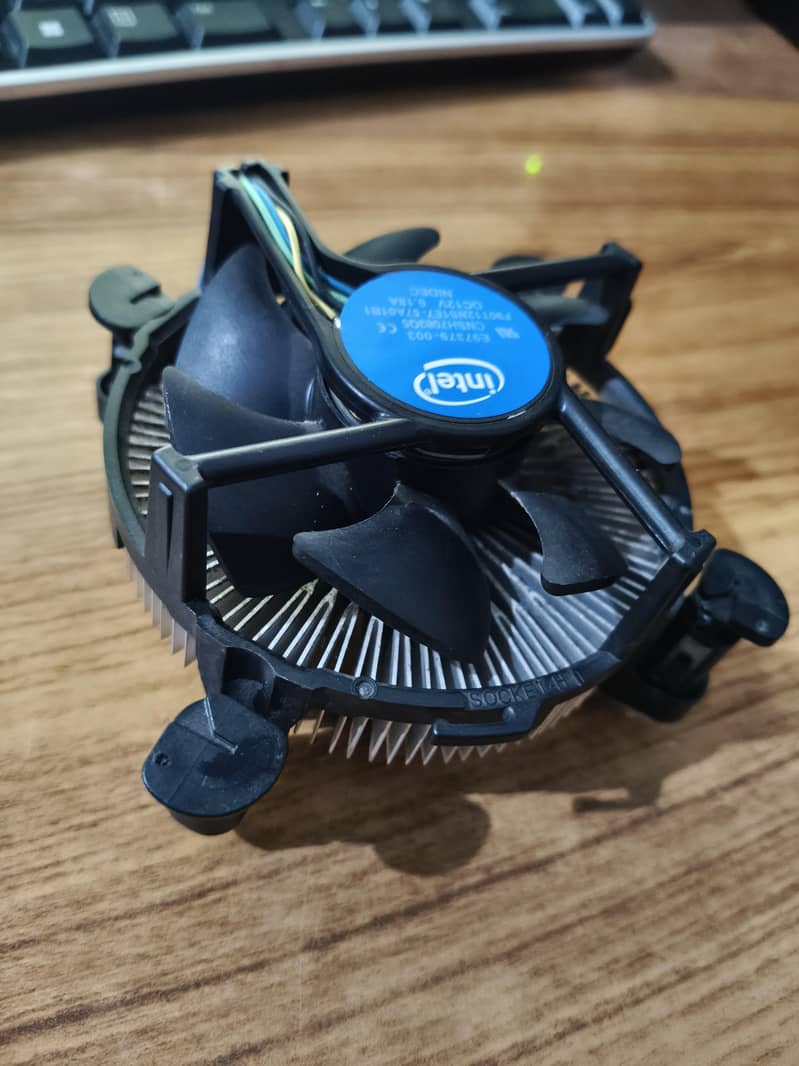 CPU heatsinks available 0