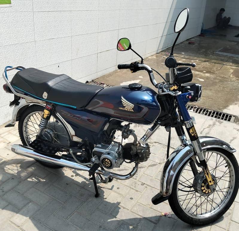 unique CD 70 3