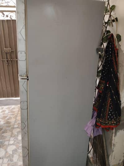 HAIER FRIDGE 1 HAND USE LESS THEN 3 YEARS