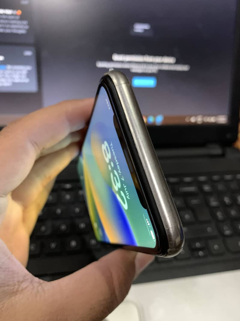 iPhone X 3