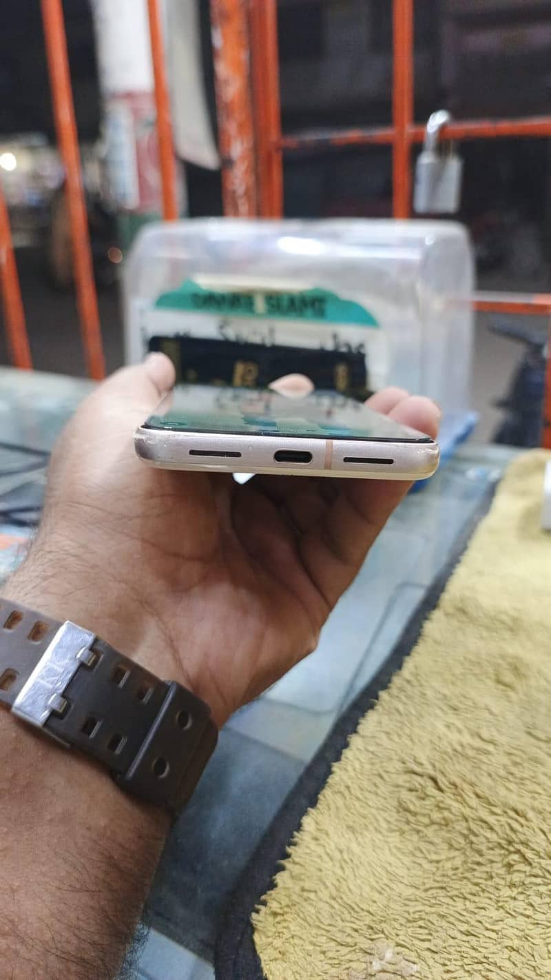 Google Pixel 8 1