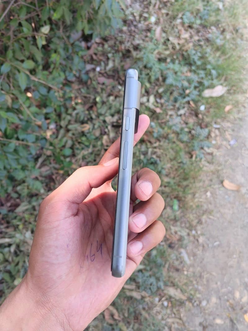Google Pixel 8 5