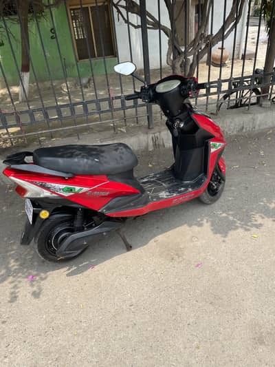 YJ FUTURE AZADI SCOOTY