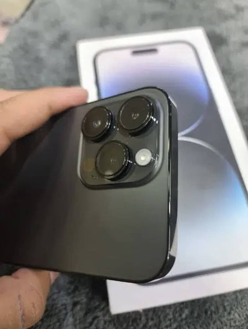 Apple iPhone 14 Pro Max 0
