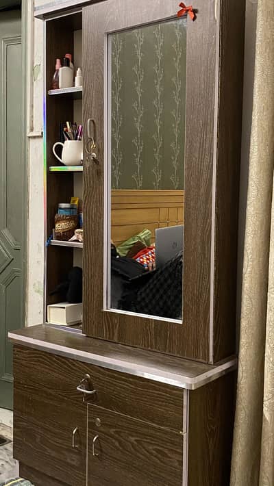 Dressing table